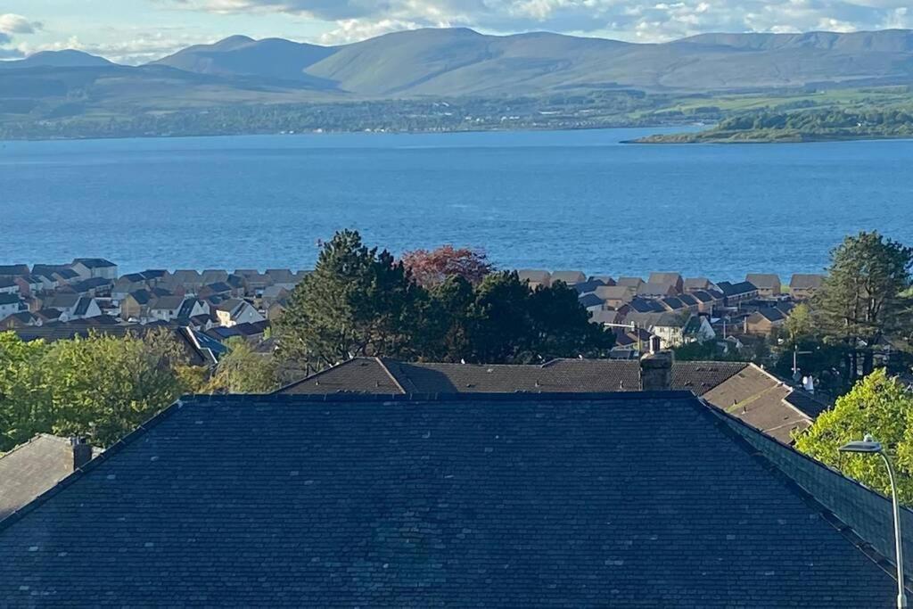 Beautiful Sea View 2 Bed Home Port Glasgow Esterno foto